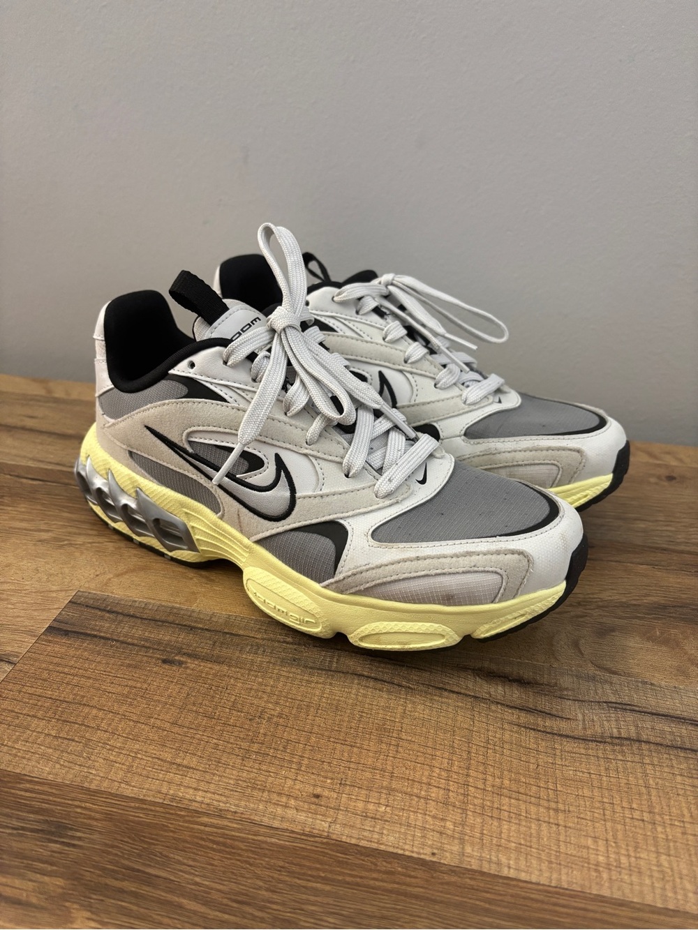 Nike Zoom Air Fire Athletic Running Shoes Particle Grey Women’s